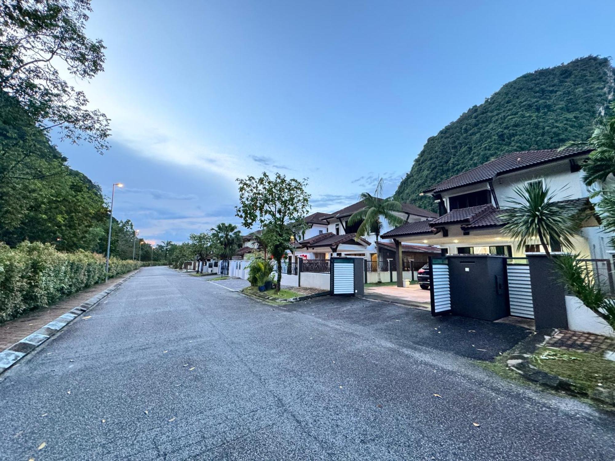 Apartment Sunway Onsen And Tambun , 3-14pax 2parking By Iwh *